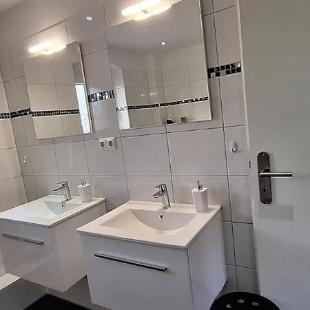 Maiferien Harz - Haus Silberquelle 210 Qm - Bis 14 Personen- Großes Haus Für Gruppen Mit 6 Schlafzimmern * Clausthal-Zellerfeld